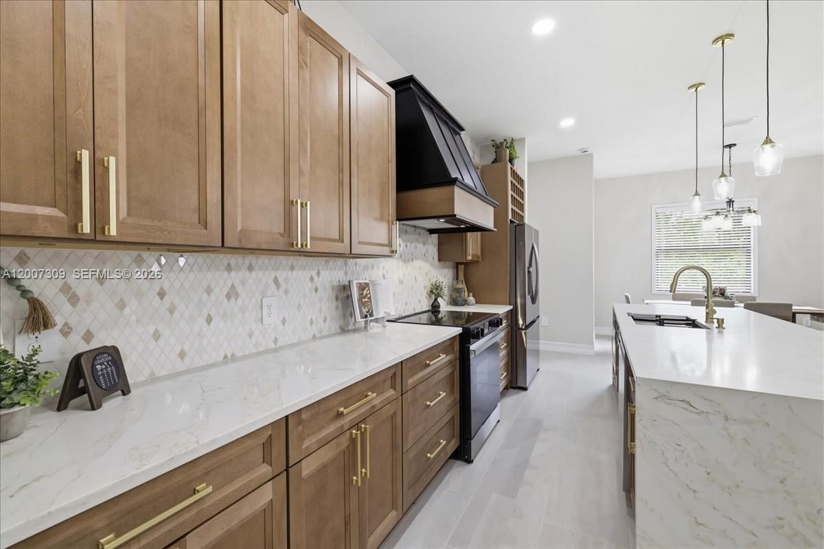 Real estate property located at 810 Sentinela Blvd, Lee, Lehigh Acres, Lehigh Acres, FL