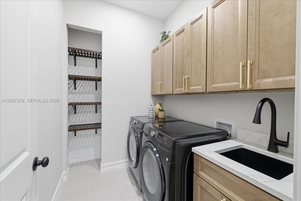 Real estate property located at 810 Sentinela Blvd, Lee, Lehigh Acres, Lehigh Acres, FL