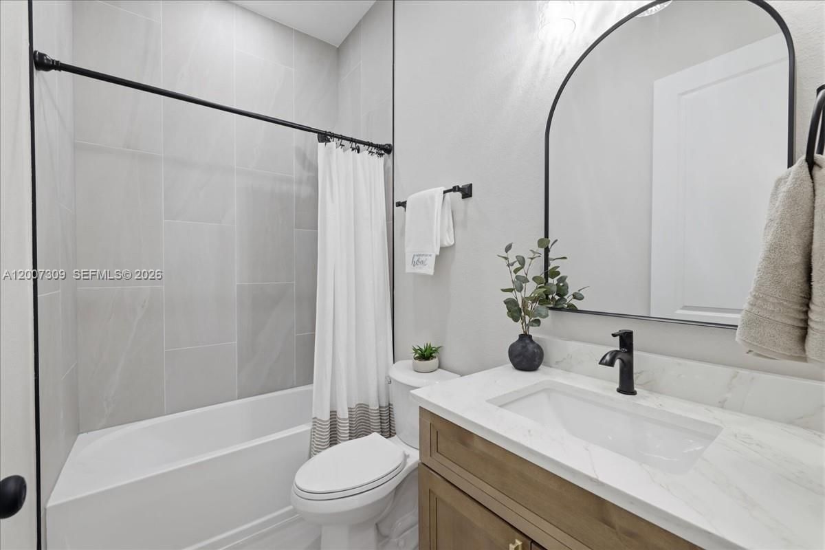 Real estate property located at 810 Sentinela Blvd, Lee, Lehigh Acres, Lehigh Acres, FL