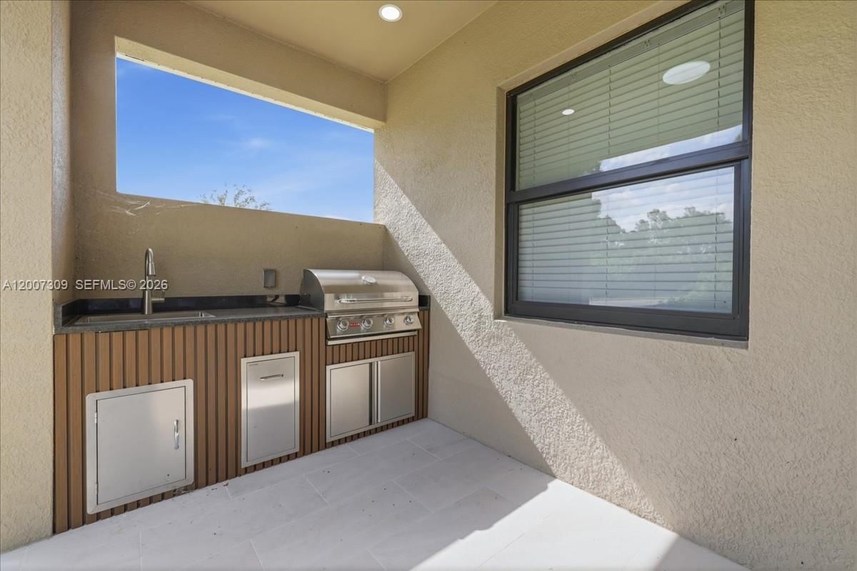 Real estate property located at 810 Sentinela Blvd, Lee, Lehigh Acres, Lehigh Acres, FL