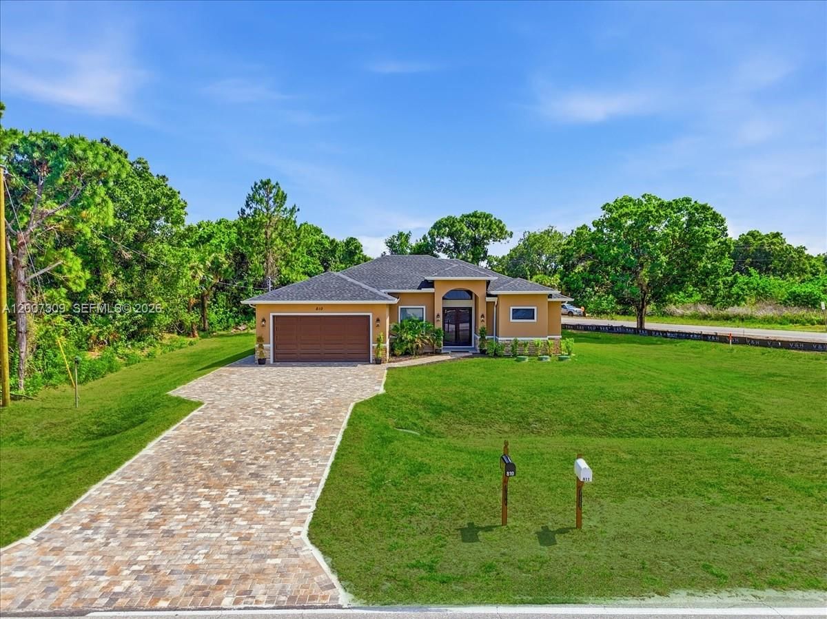 Real estate property located at 810 Sentinela Blvd, Lee, Lehigh Acres, Lehigh Acres, FL