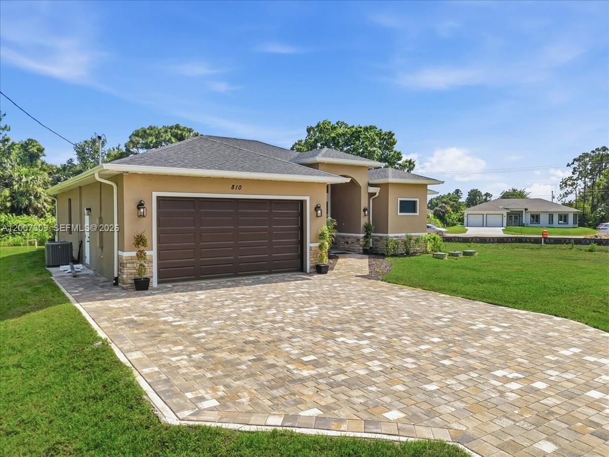 Real estate property located at 810 Sentinela Blvd, Lee, Lehigh Acres, Lehigh Acres, FL