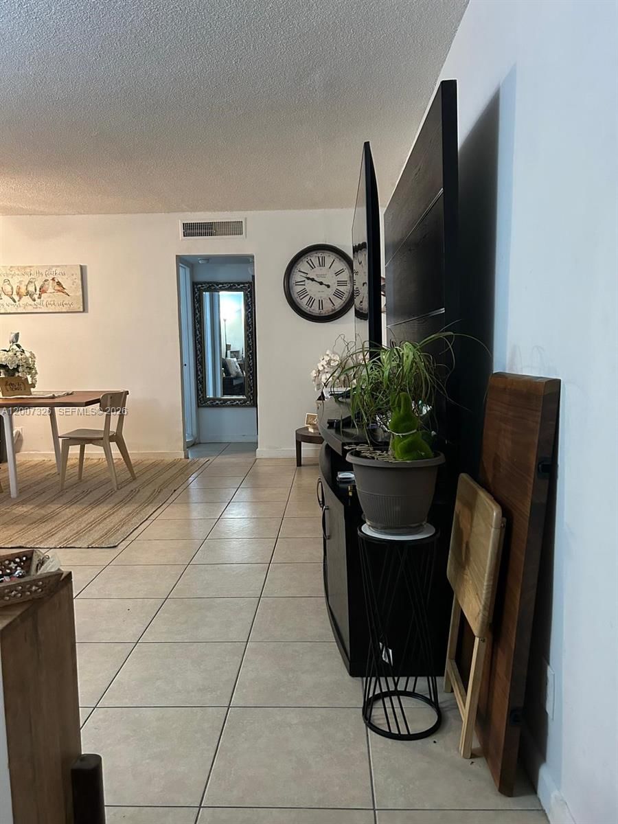 Real estate property located at 1100 1st Ct #104, Broward, Lsolei At Hallandale Beac, Hallandale Beach, FL