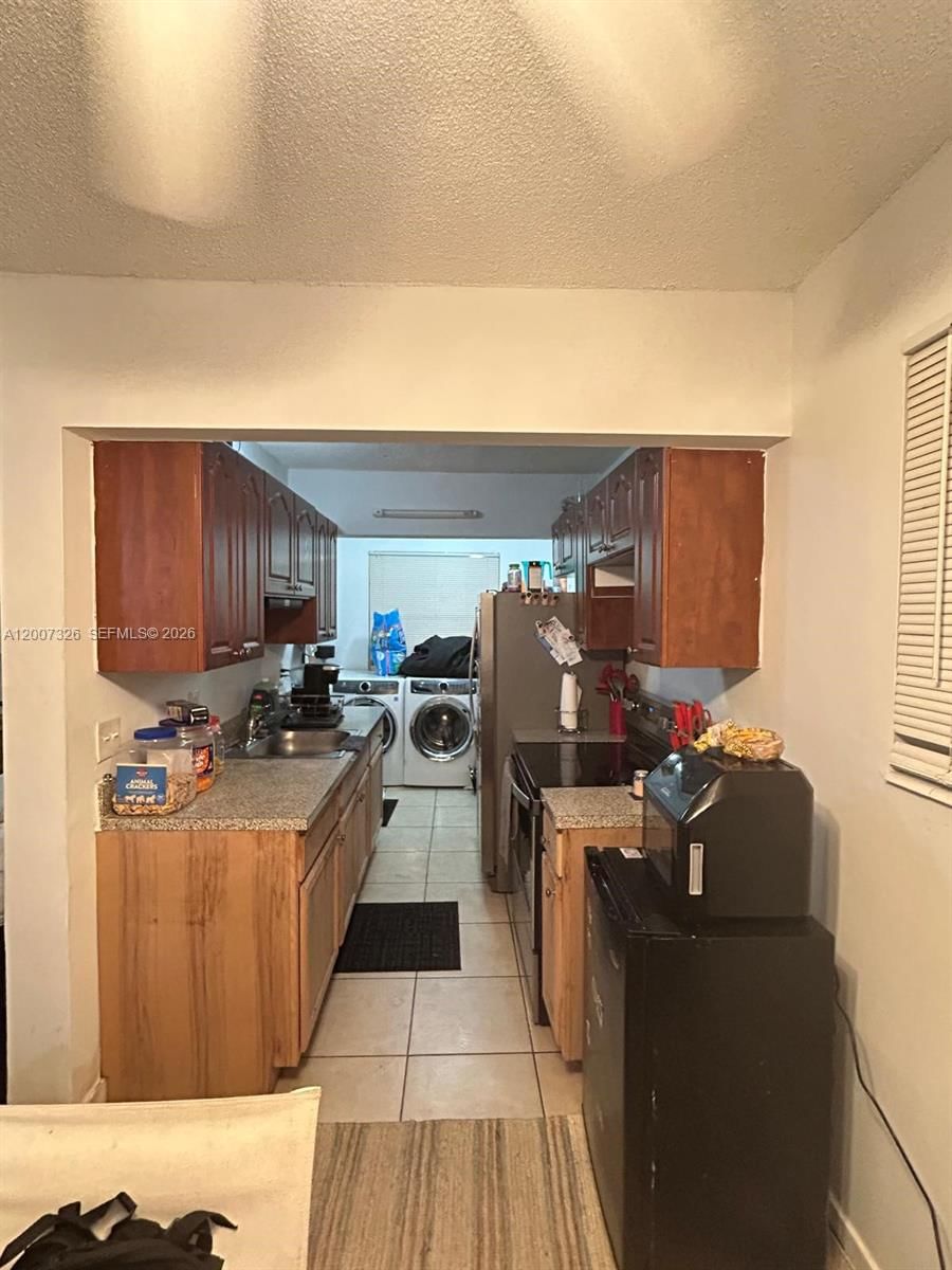 Real estate property located at 1100 1st Ct #104, Broward, Lsolei At Hallandale Beac, Hallandale Beach, FL