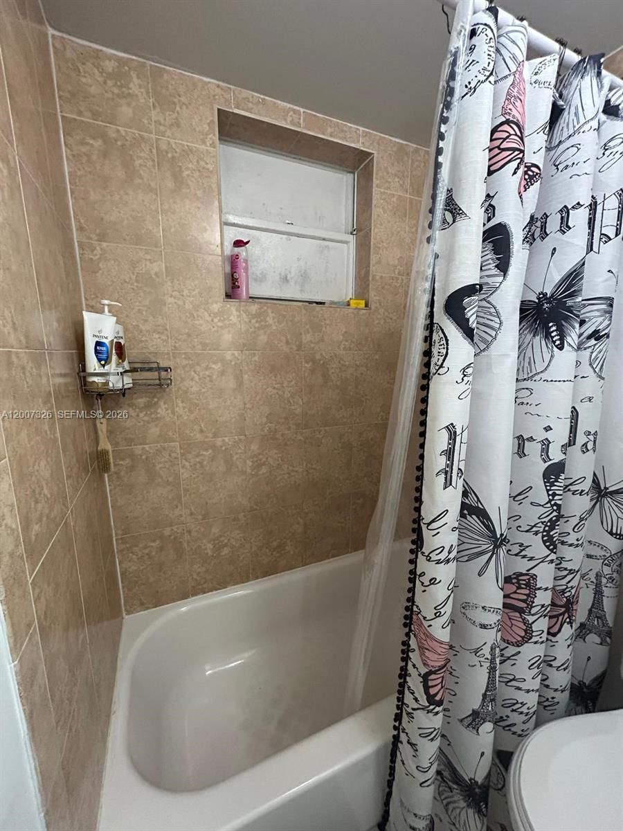 Real estate property located at 1100 1st Ct #104, Broward, Lsolei At Hallandale Beac, Hallandale Beach, FL