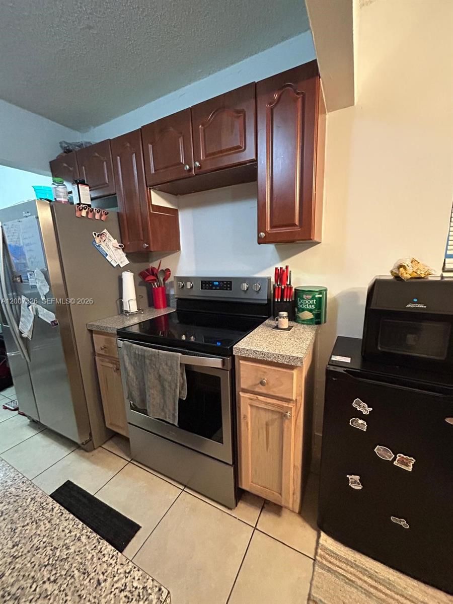 Real estate property located at 1100 1st Ct #104, Broward, Lsolei At Hallandale Beac, Hallandale Beach, FL