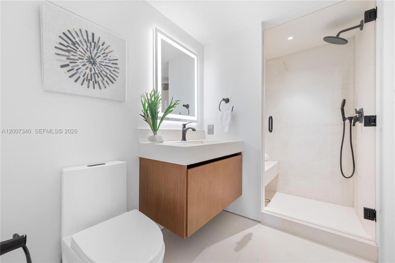 Real estate property located at 6365 Collins Ave #3904, Miami-dade, Akoya Condo, Miami Beach, FL