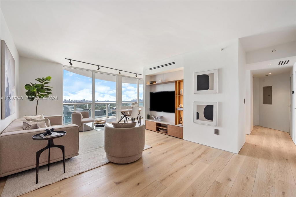 Real estate property located at 6365 Collins Ave #3904, Miami-dade, Akoya Condo, Miami Beach, FL