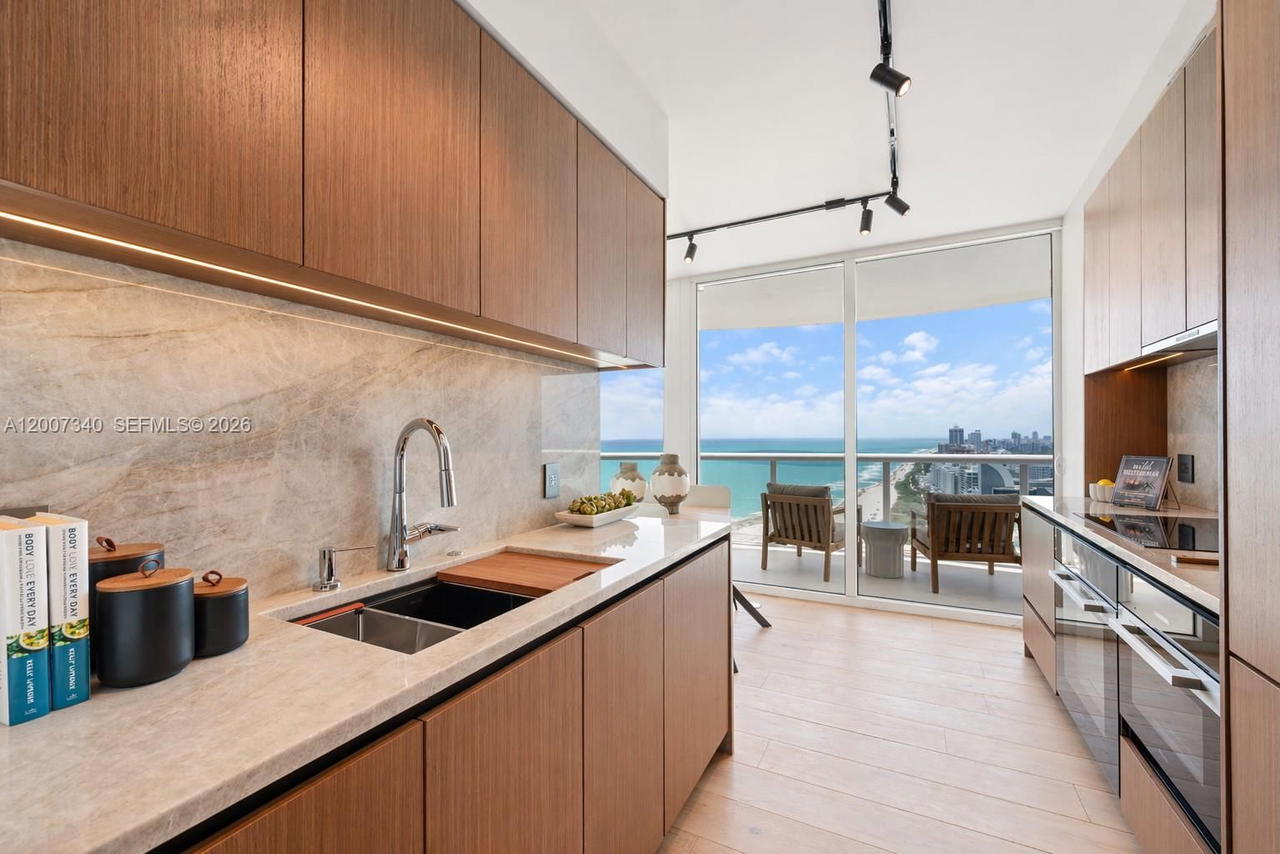 Real estate property located at 6365 Collins Ave #3904, Miami-dade, Akoya Condo, Miami Beach, FL