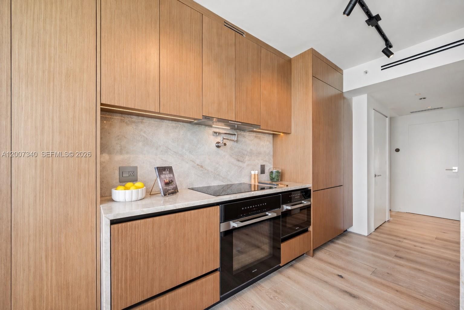 Real estate property located at 6365 Collins Ave #3904, Miami-dade, Akoya Condo, Miami Beach, FL