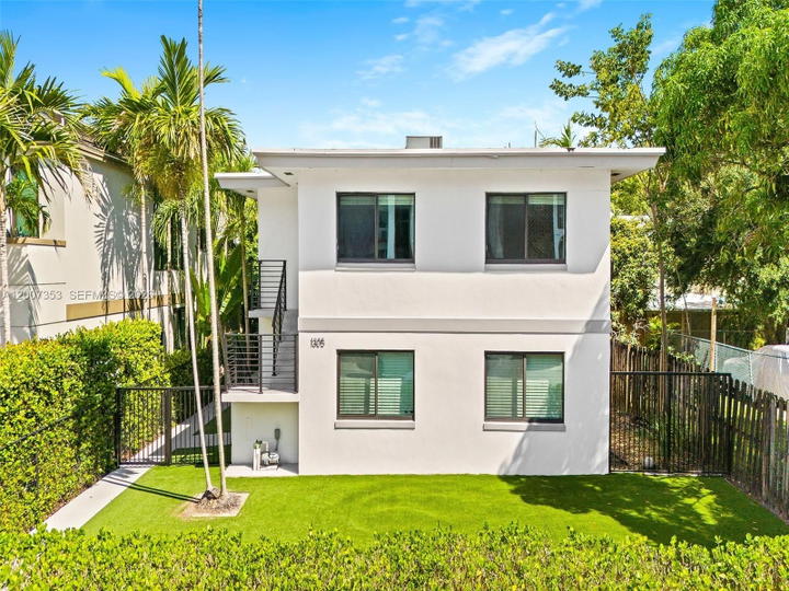 Real estate property located at 1305 1st St, Broward, Colee Hammock, Fort Lauderdale, FL