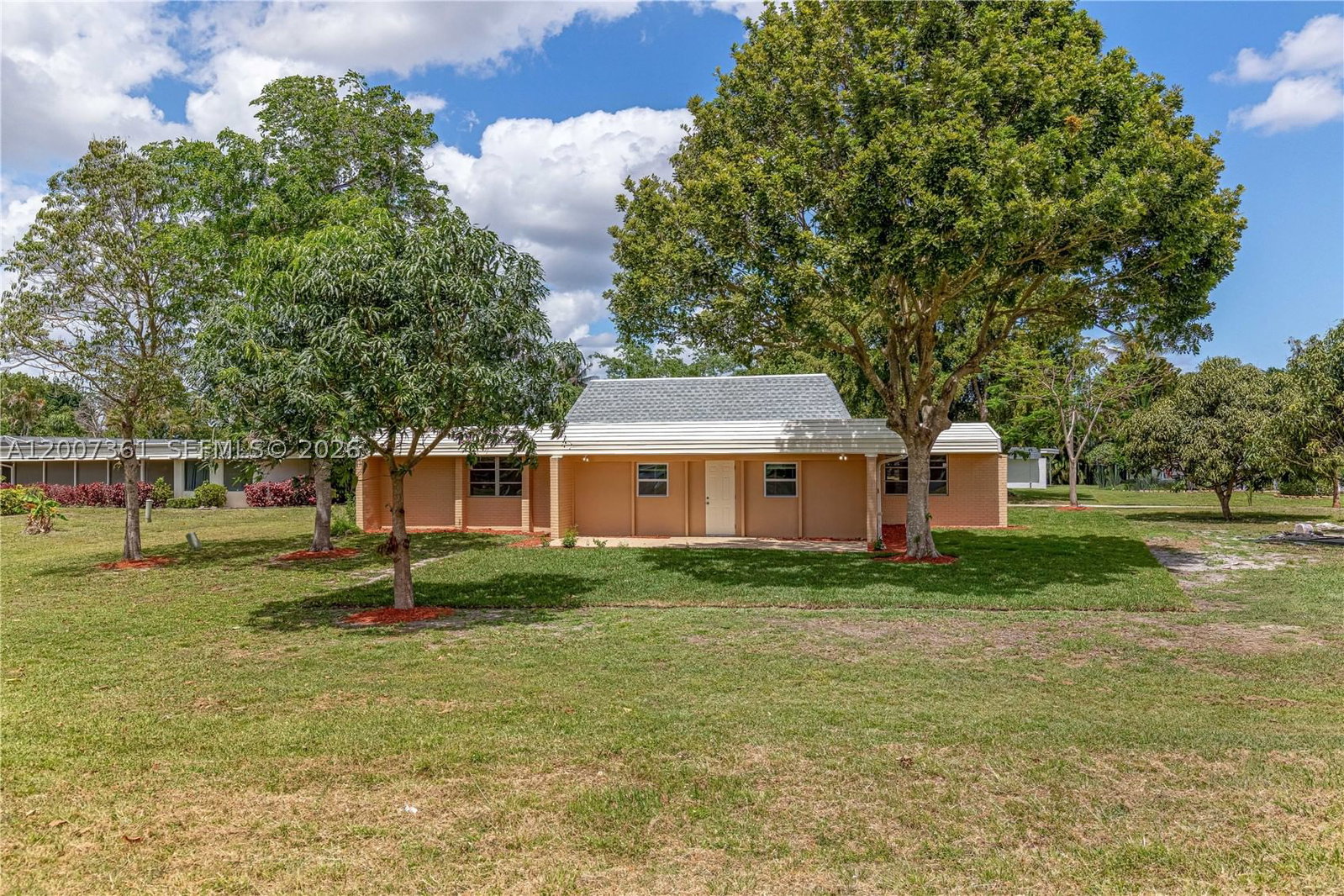 Real estate property located at 5201 Yellow Pine Ln, Broward, Woodlands Sec Five, Tamarac, FL