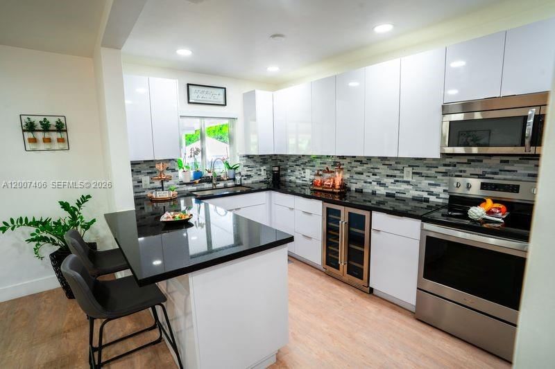 Real estate property located at 5290 Palm Ave, Miami-dade, Ulelah Rev Plat, Hialeah, FL