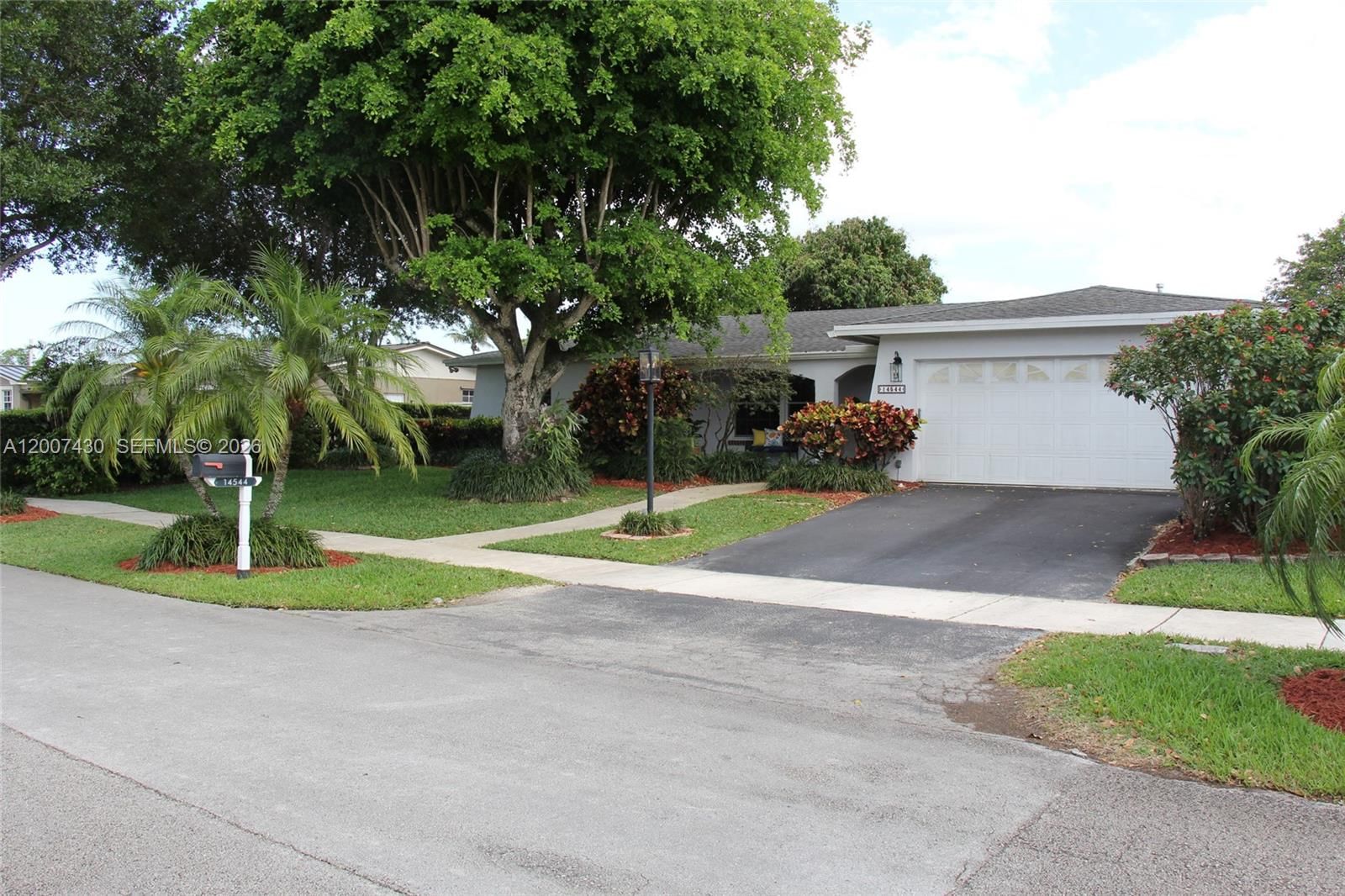 Real estate property located at 14544 76th St, Miami-dade, Kendale Lakes Sec Eight, Miami, FL