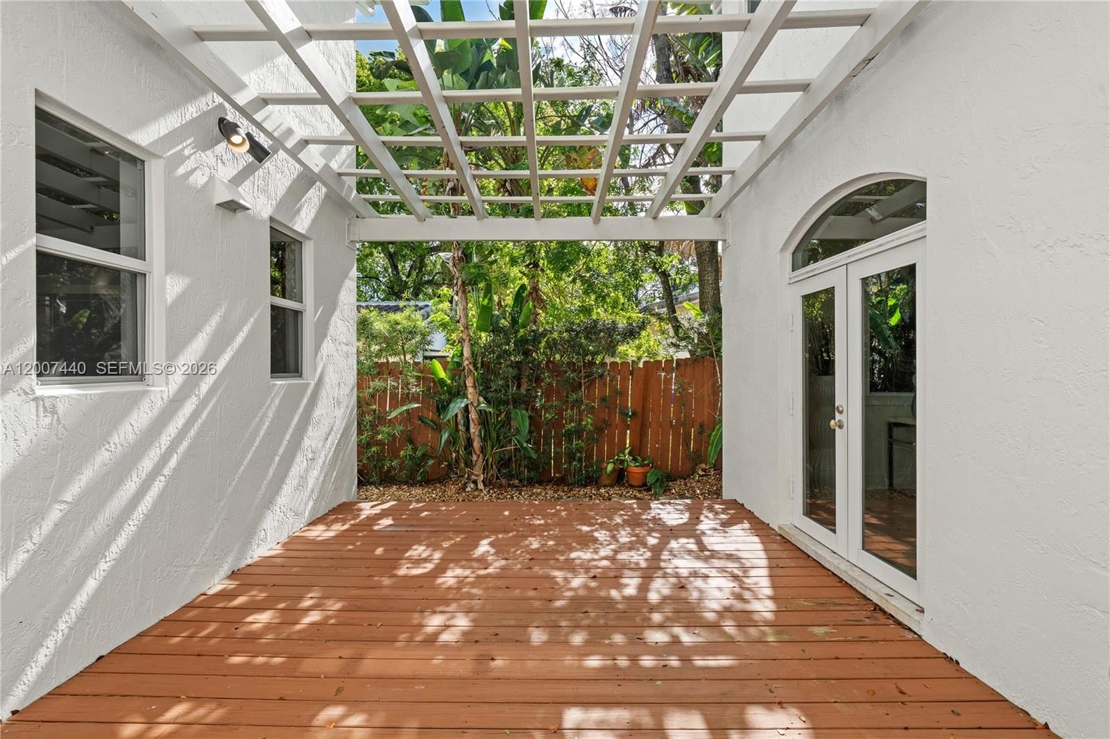 Real estate property located at 4065 Battersea Rd, Miami-dade, Coconut Grove Manor, Miami, FL