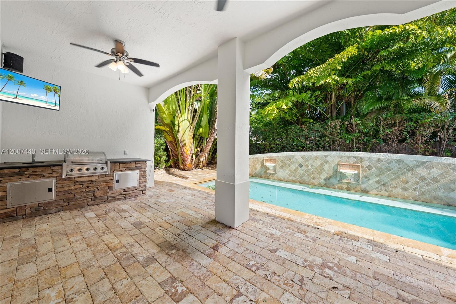 Real estate property located at 4065 Battersea Rd, Miami-dade, Coconut Grove Manor, Miami, FL