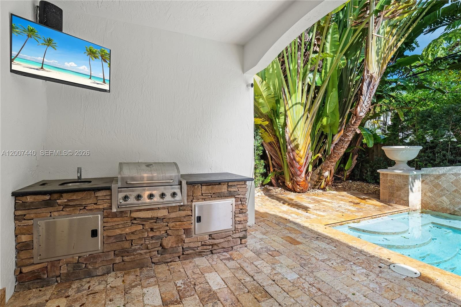 Real estate property located at 4065 Battersea Rd, Miami-dade, Coconut Grove Manor, Miami, FL