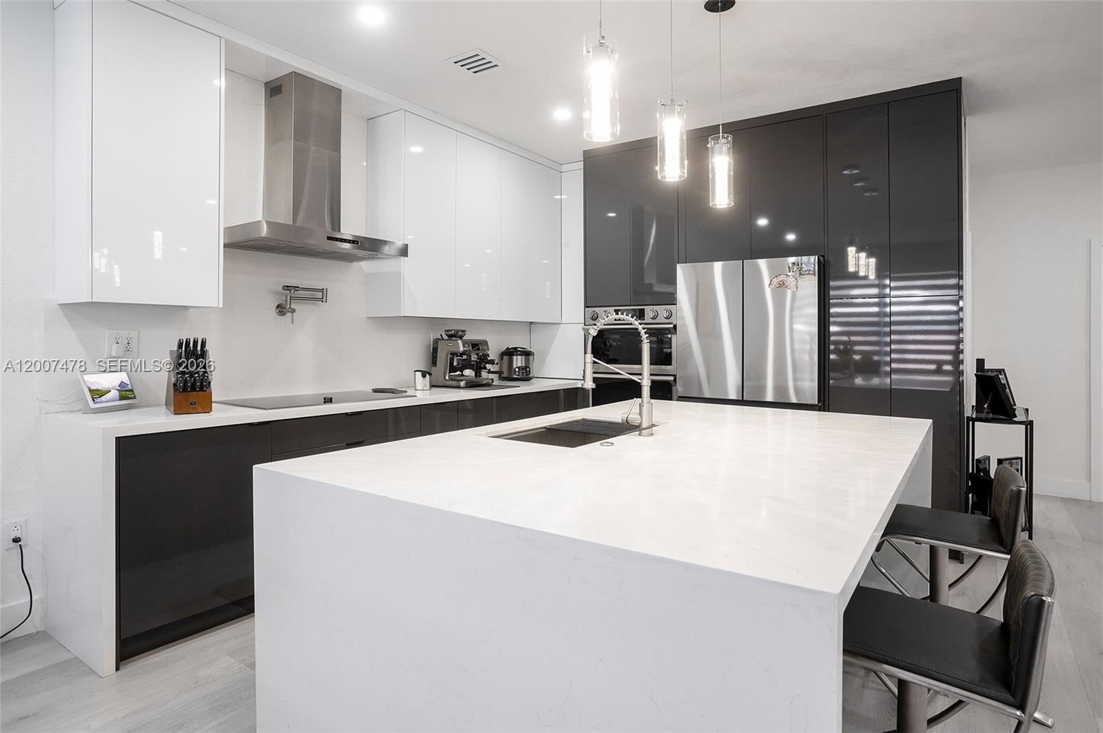 Real estate property located at 13741 118th Ter, Miami-dade, Century Breeze, Miami, FL