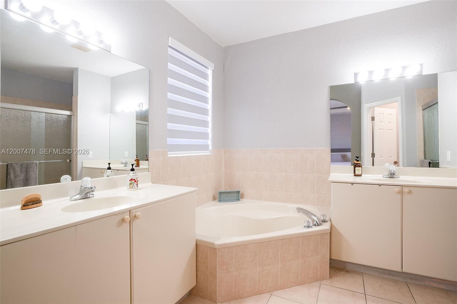 Real estate property located at 13741 118th Ter, Miami-dade, Century Breeze, Miami, FL