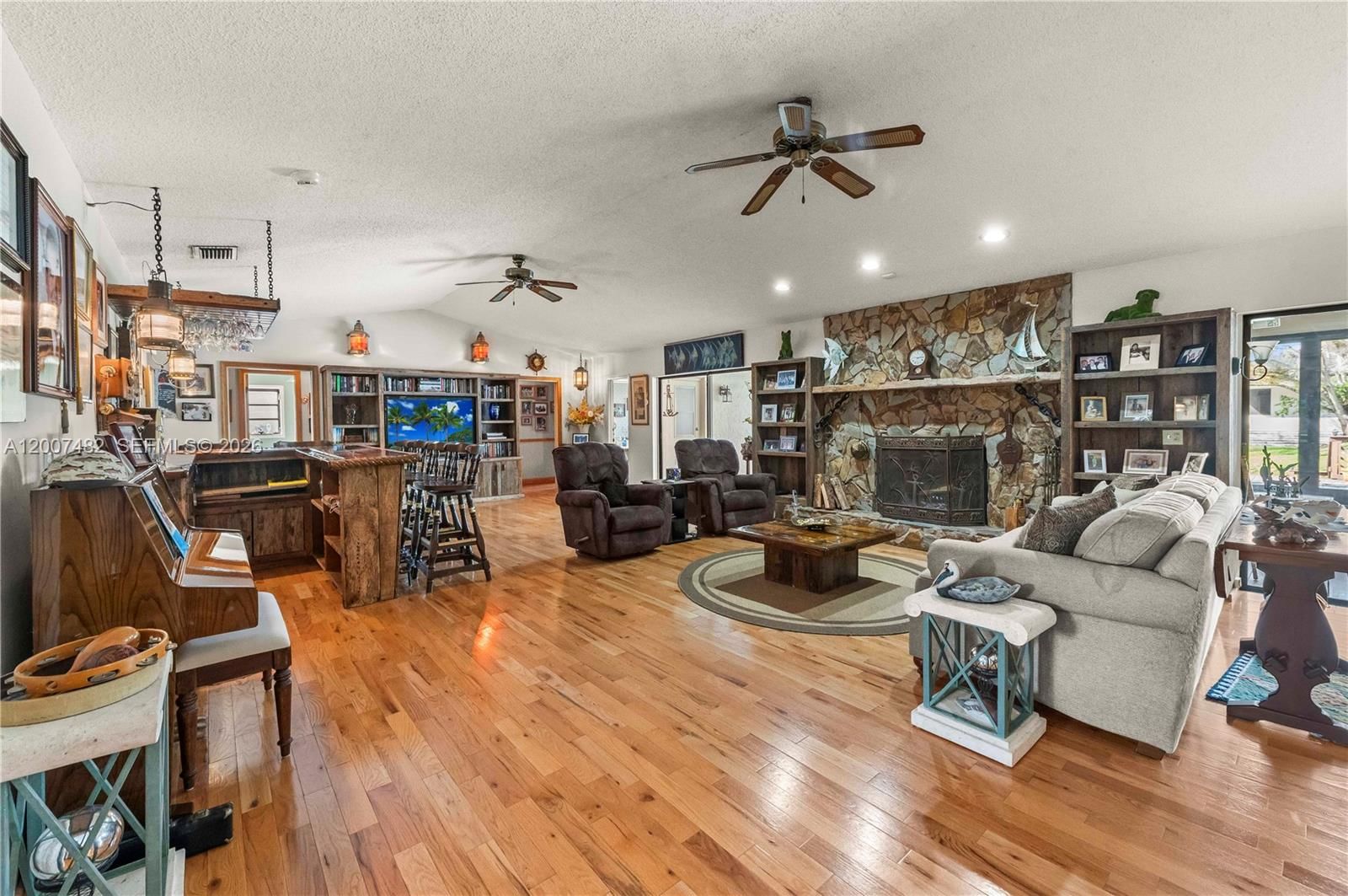 Real estate property located at 10651 27th St, Broward, Davie West, Davie, FL