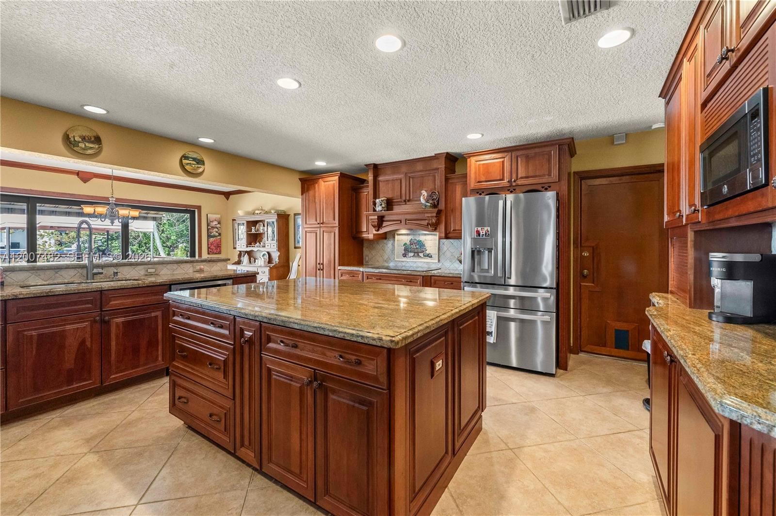 Real estate property located at 10651 27th St, Broward, Davie West, Davie, FL