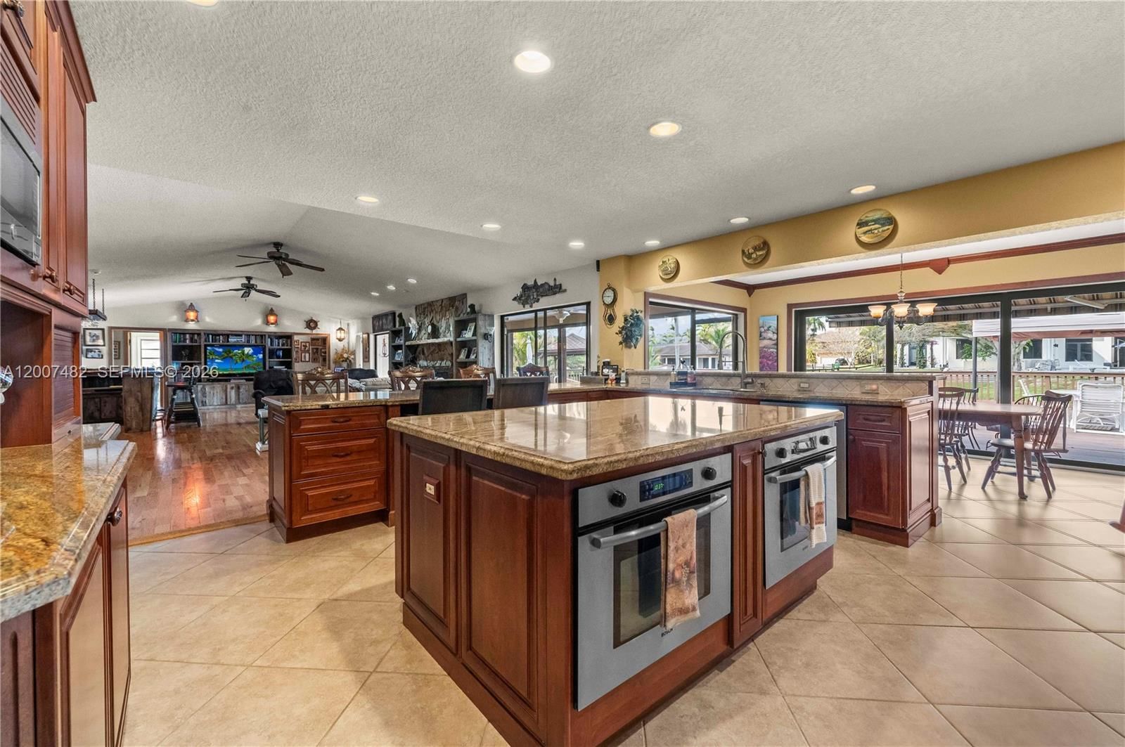 Real estate property located at 10651 27th St, Broward, Davie West, Davie, FL