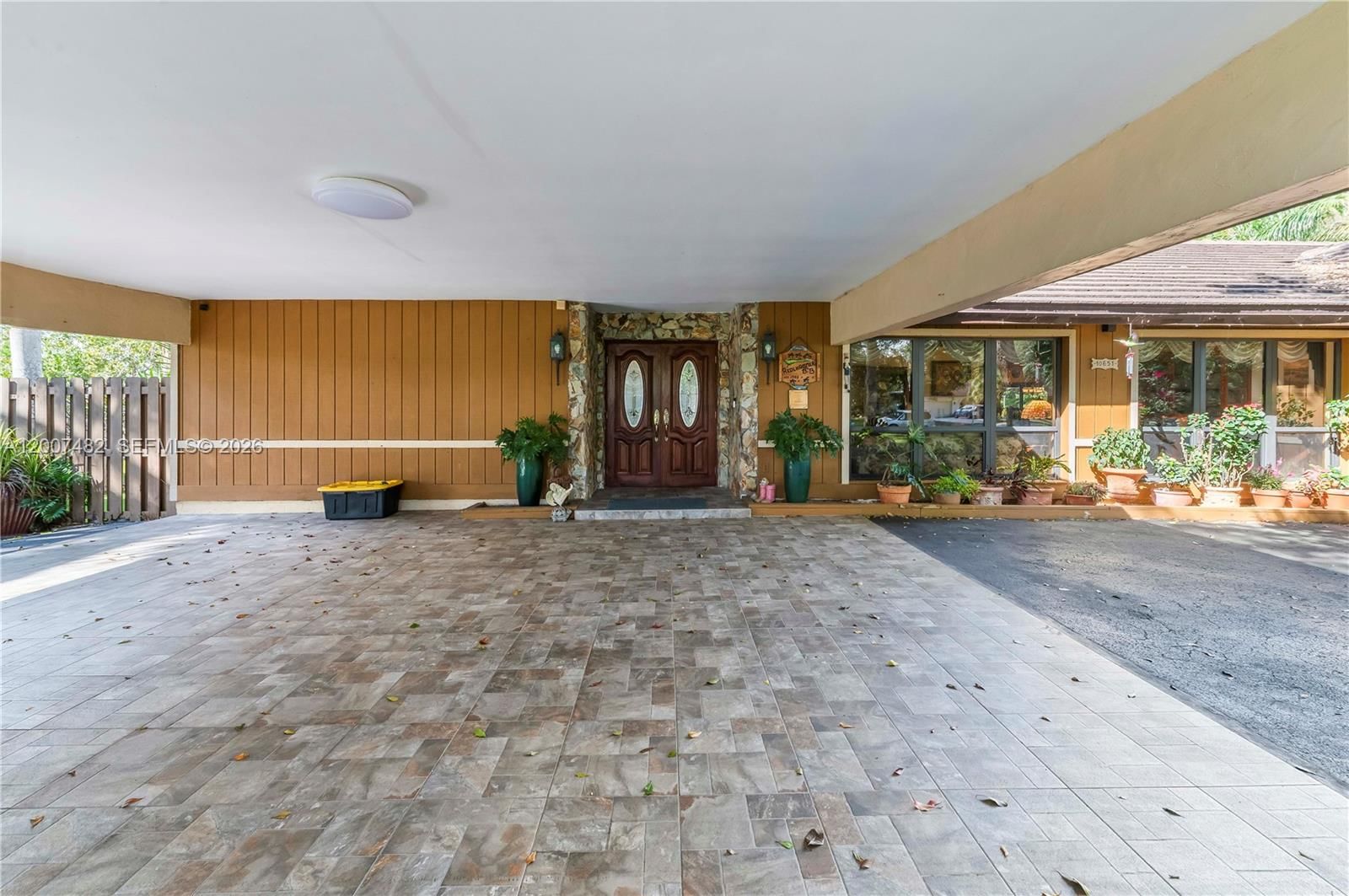 Real estate property located at 10651 27th St, Broward, Davie West, Davie, FL