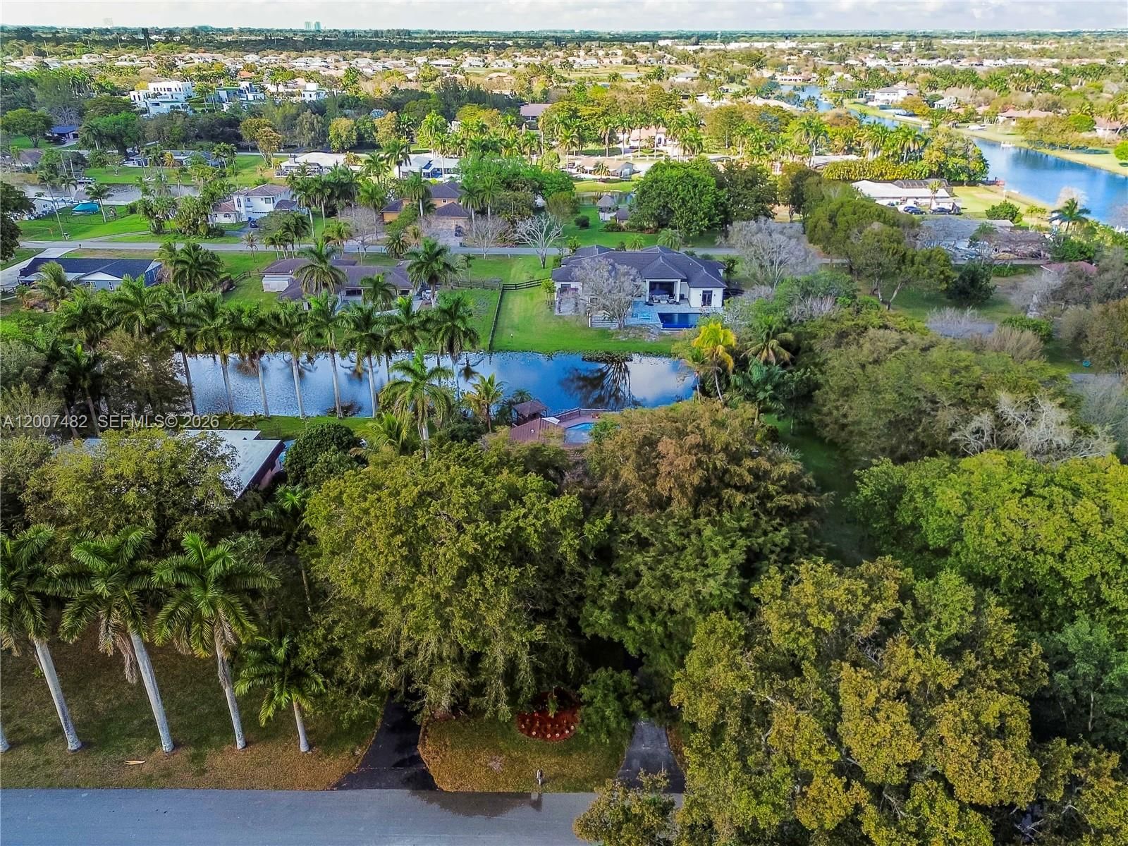 Real estate property located at 10651 27th St, Broward, Davie West, Davie, FL