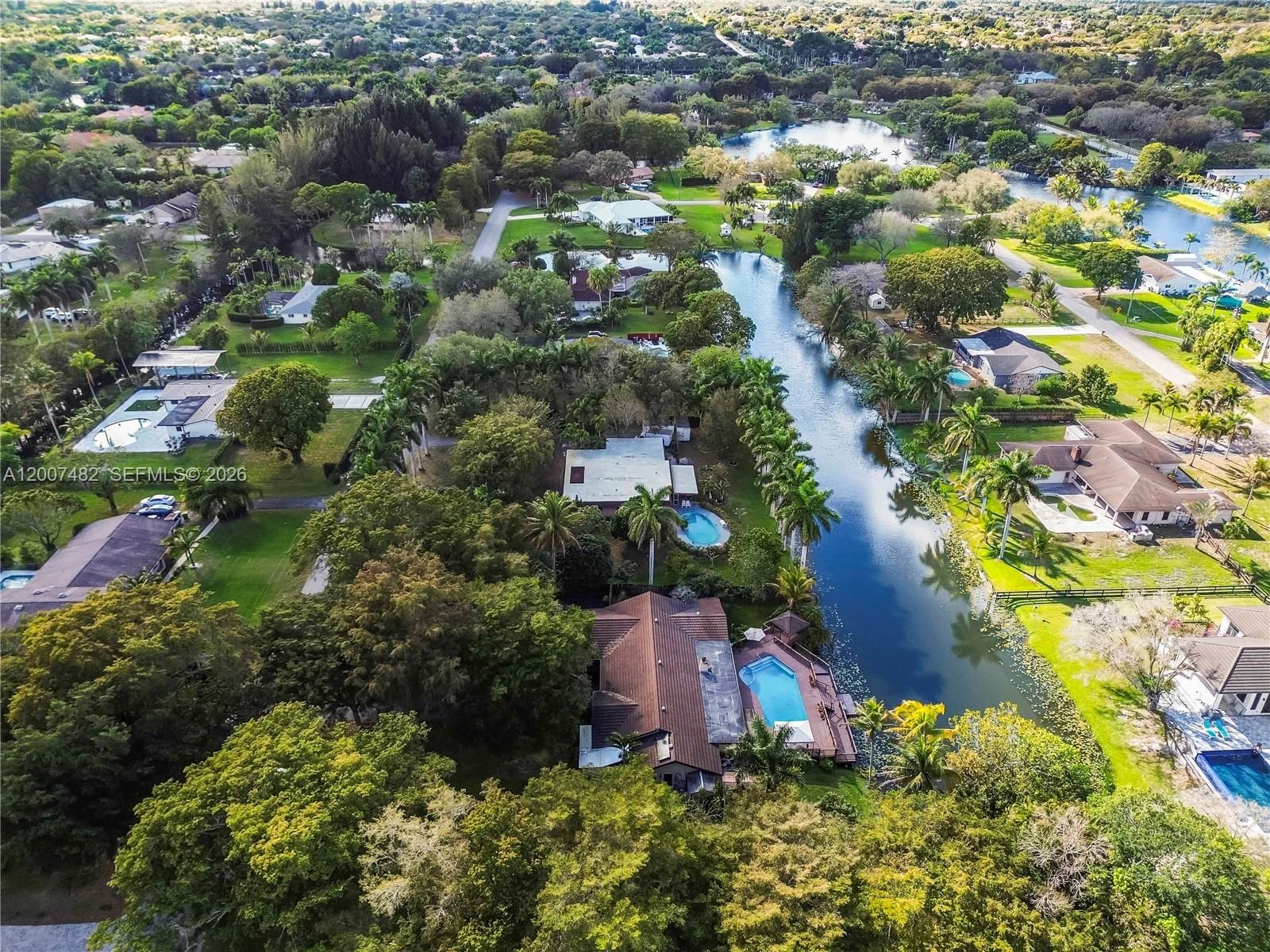 Real estate property located at 10651 27th St, Broward, Davie West, Davie, FL