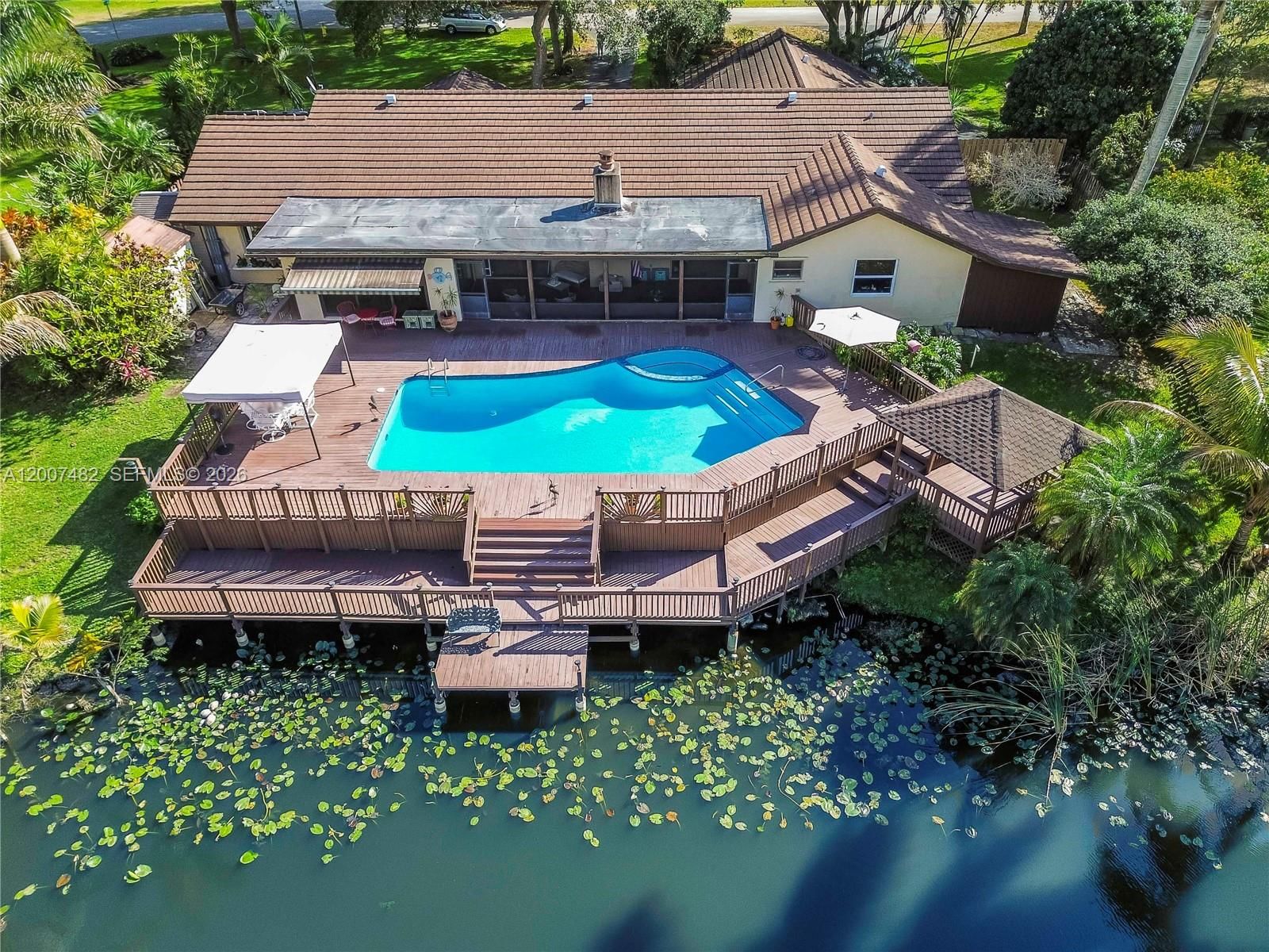 Real estate property located at 10651 27th St, Broward, Davie West, Davie, FL