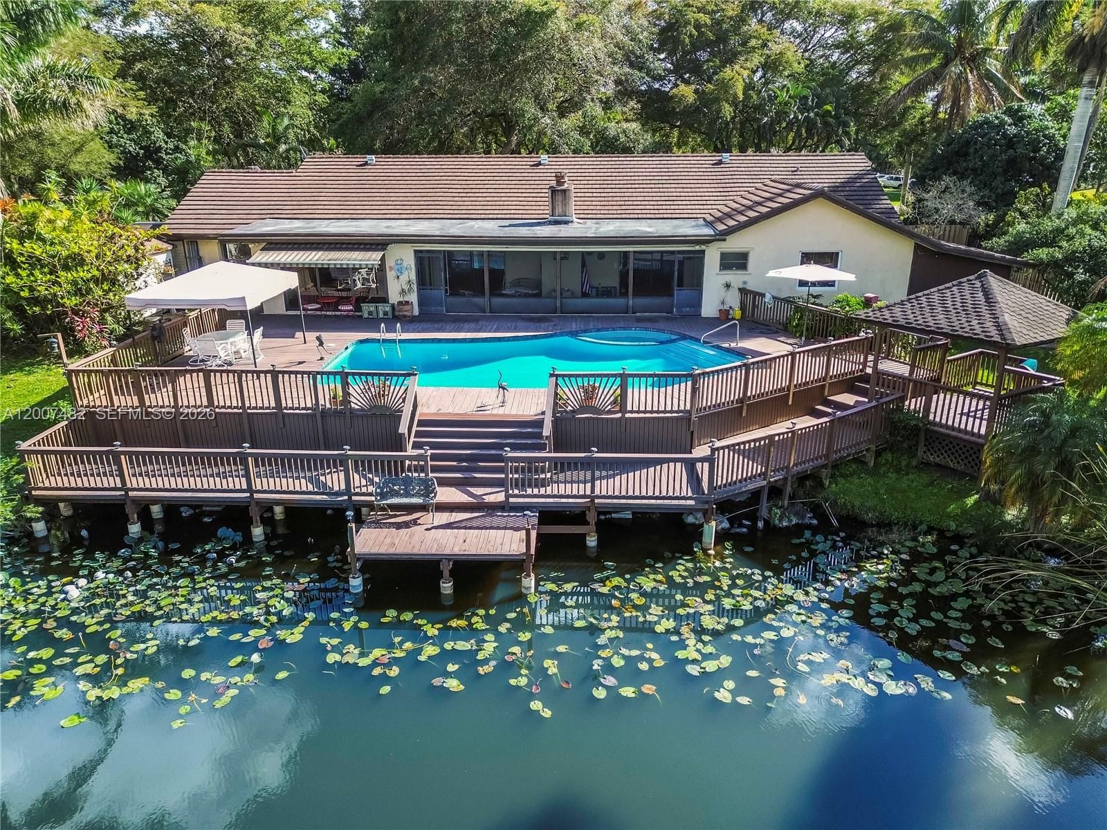 Real estate property located at 10651 27th St, Broward, Davie West, Davie, FL