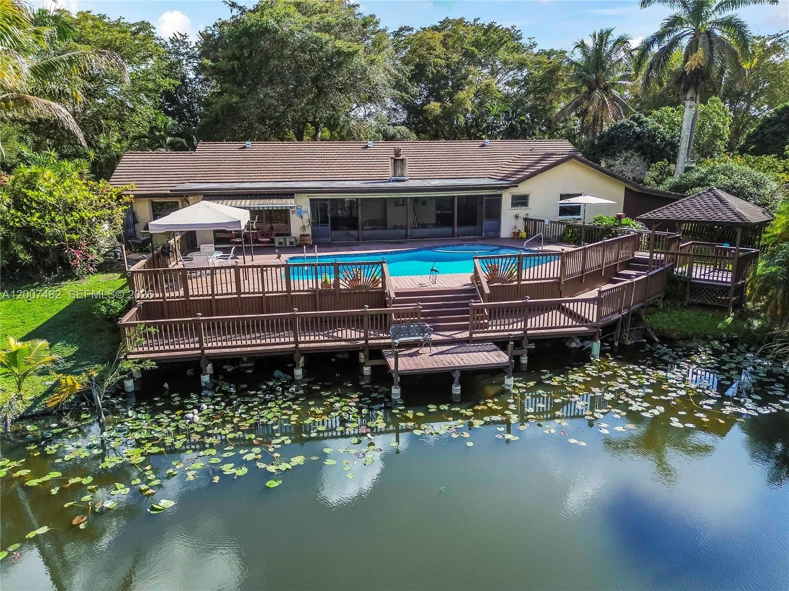 Real estate property located at 10651 27th St, Broward, Davie West, Davie, FL