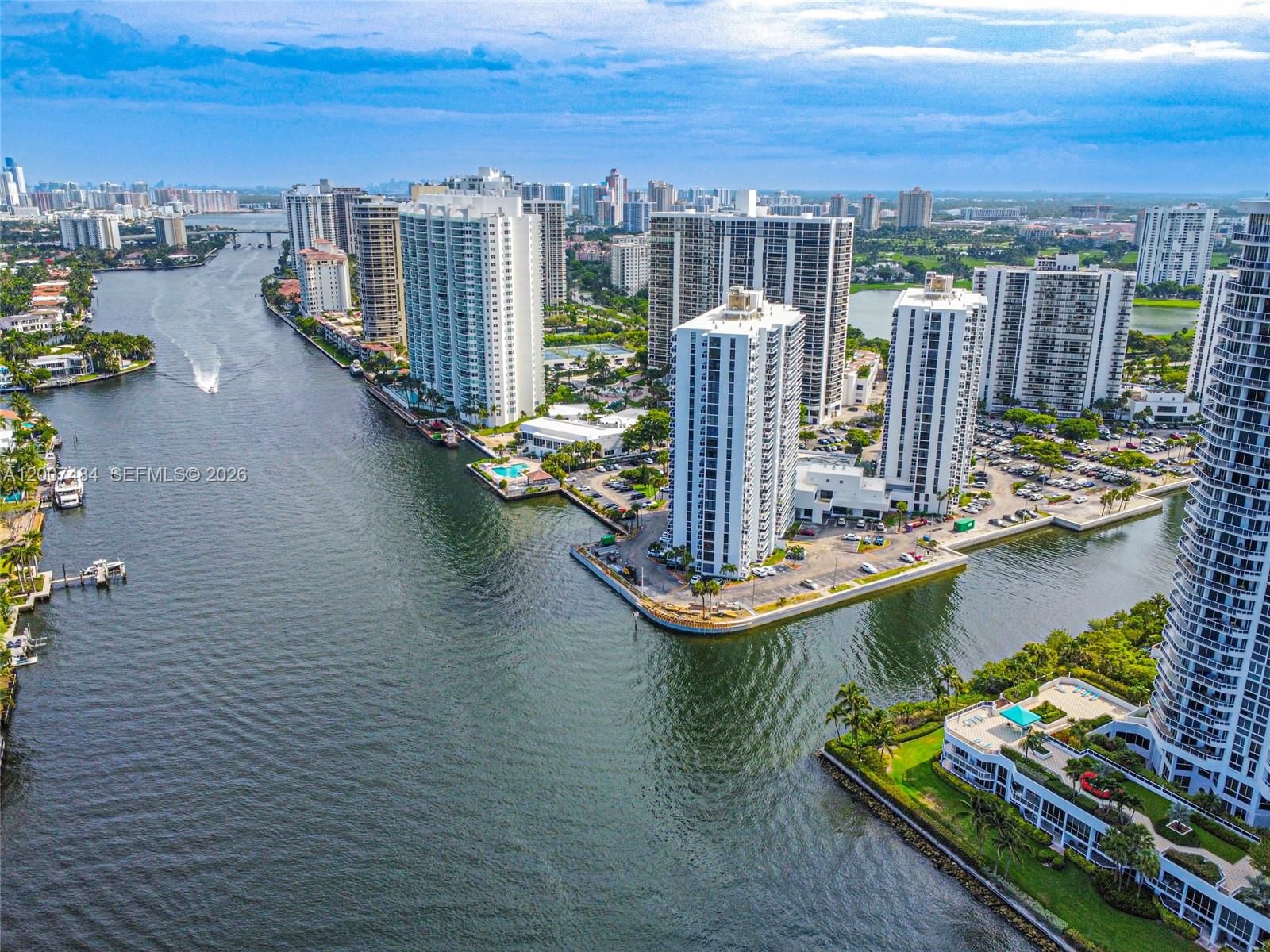 Real estate property located at 20505 Country Club Dr #931, Miami-dade, Waterview Condo, Aventura, FL