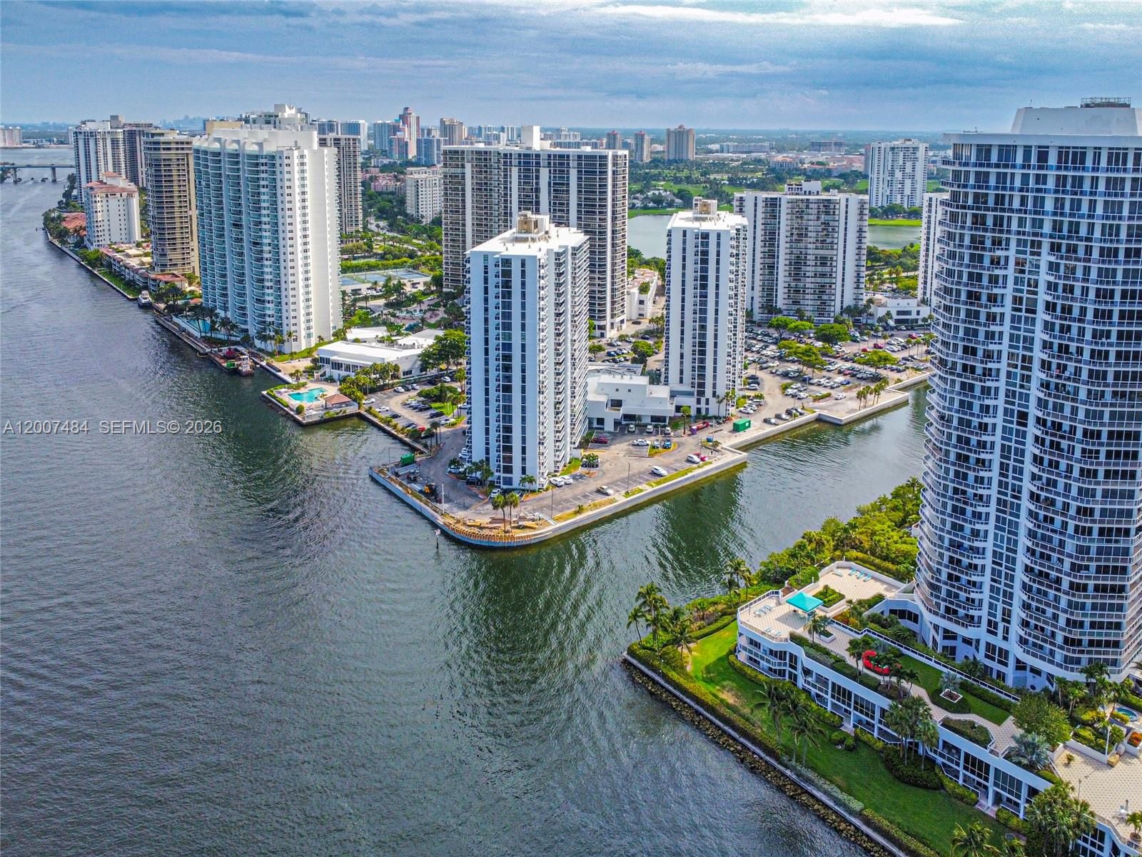 Real estate property located at 20505 Country Club Dr #931, Miami-dade, Waterview Condo, Aventura, FL