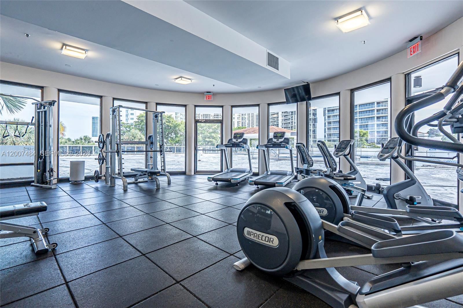 Real estate property located at 20505 Country Club Dr #931, Miami-dade, Waterview Condo, Aventura, FL