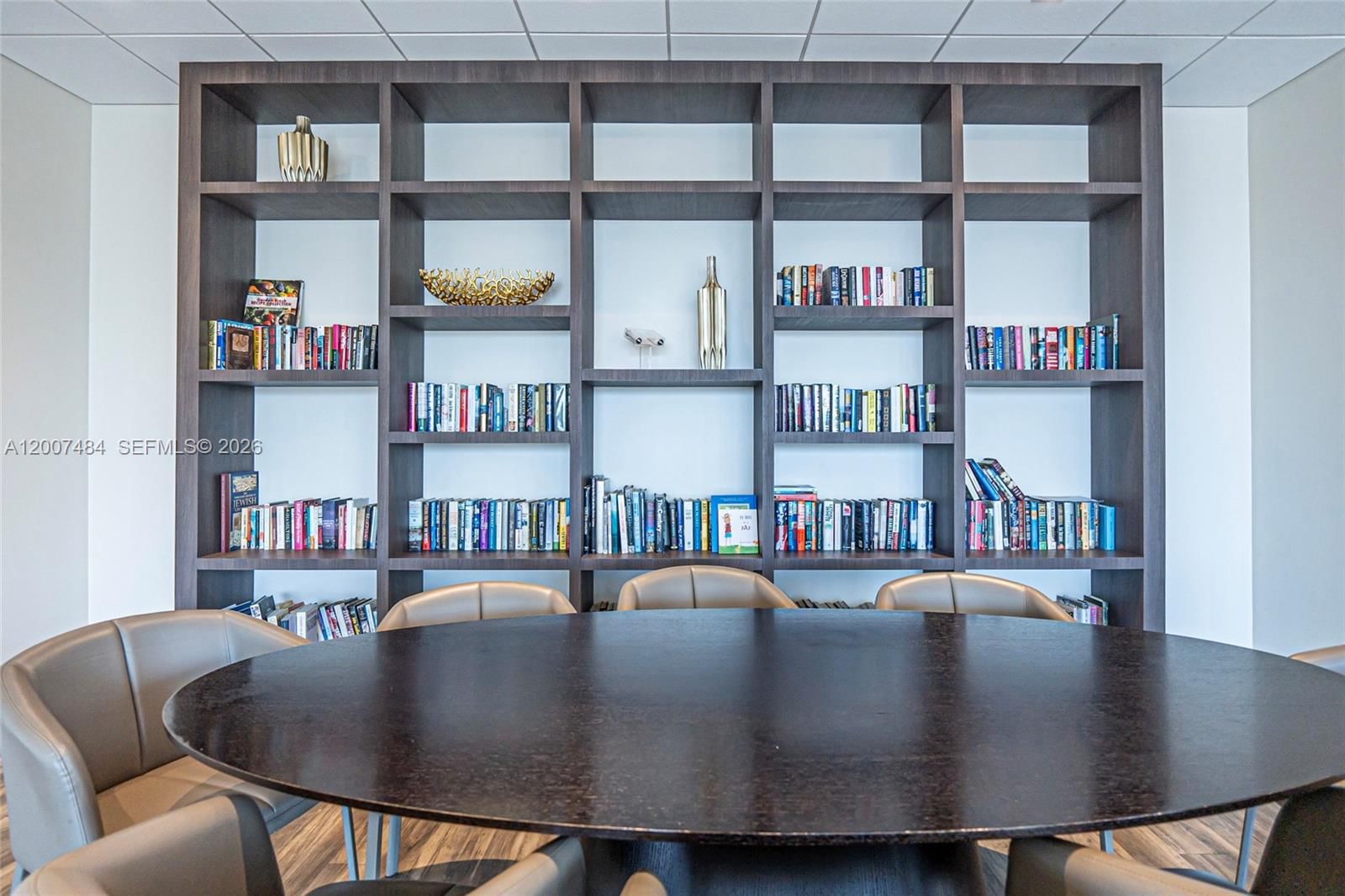 Real estate property located at 20505 Country Club Dr #931, Miami-dade, Waterview Condo, Aventura, FL