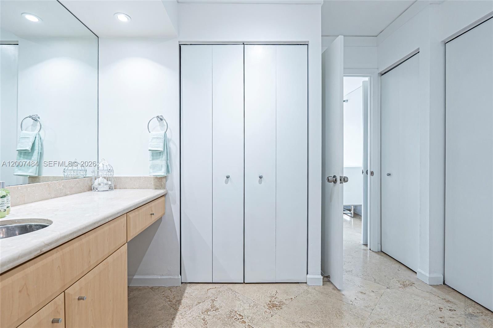 Real estate property located at 20505 Country Club Dr #931, Miami-dade, Waterview Condo, Aventura, FL