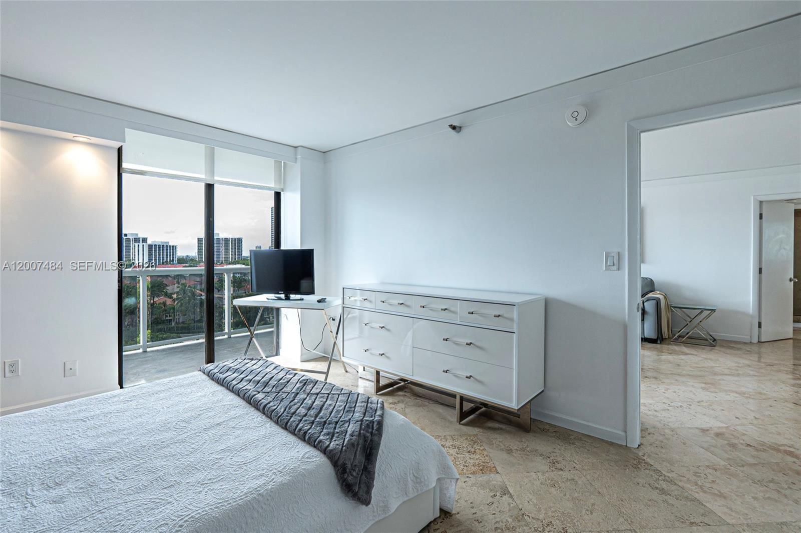 Real estate property located at 20505 Country Club Dr #931, Miami-dade, Waterview Condo, Aventura, FL