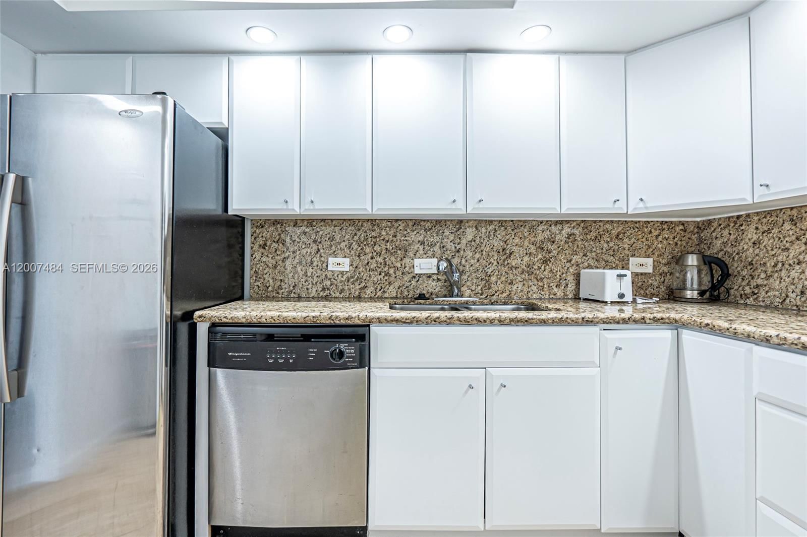 Real estate property located at 20505 Country Club Dr #931, Miami-dade, Waterview Condo, Aventura, FL