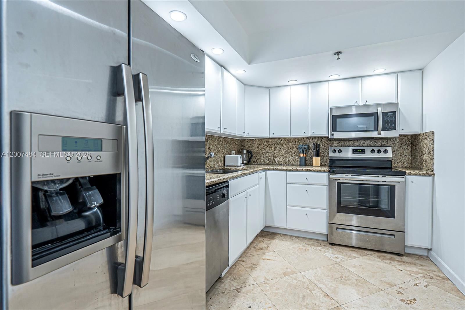 Real estate property located at 20505 Country Club Dr #931, Miami-dade, Waterview Condo, Aventura, FL