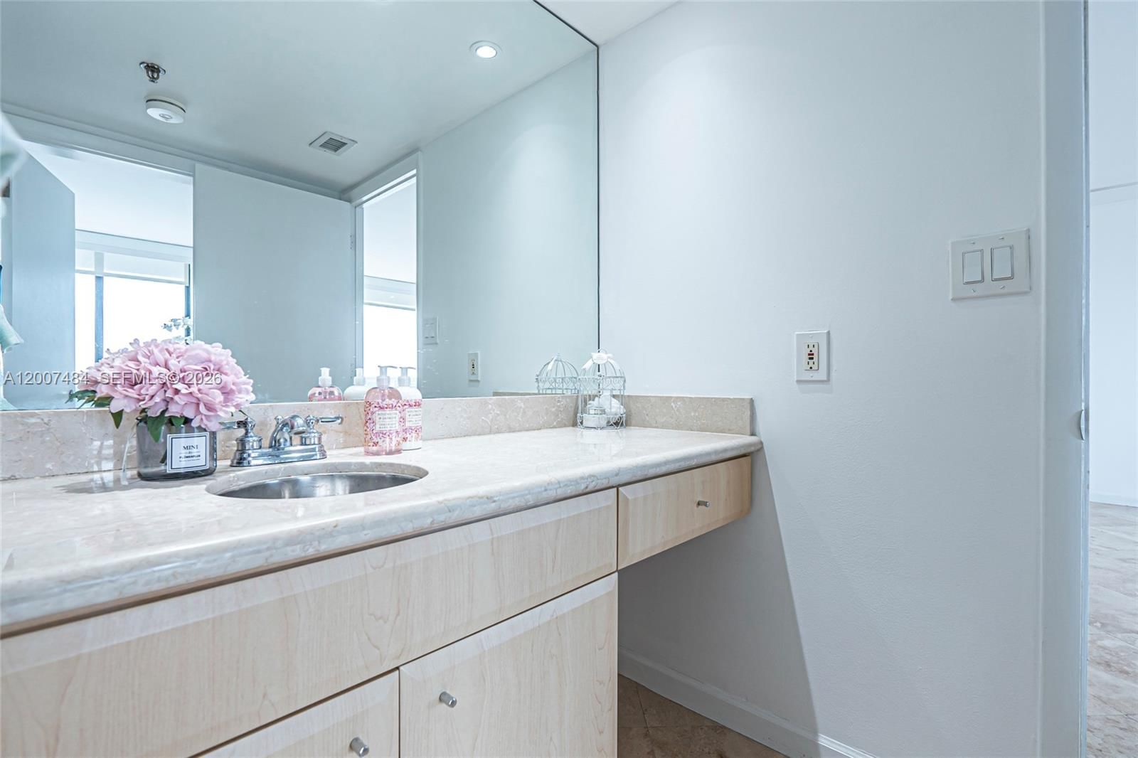 Real estate property located at 20505 Country Club Dr #931, Miami-dade, Waterview Condo, Aventura, FL