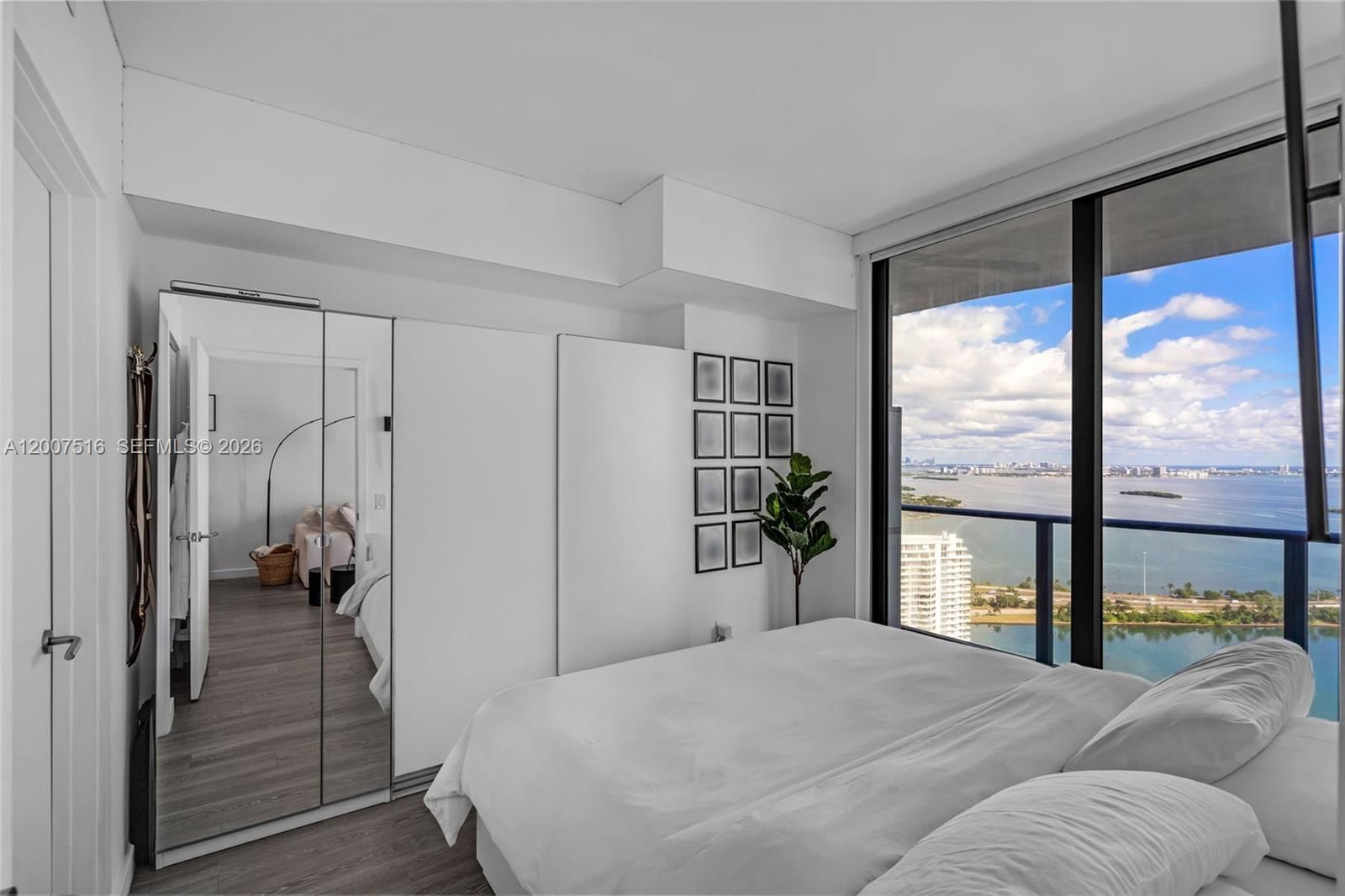 Real estate property located at 501 31st St #3704, Miami-dade, Paraiso Bayviews Condo, Miami, FL