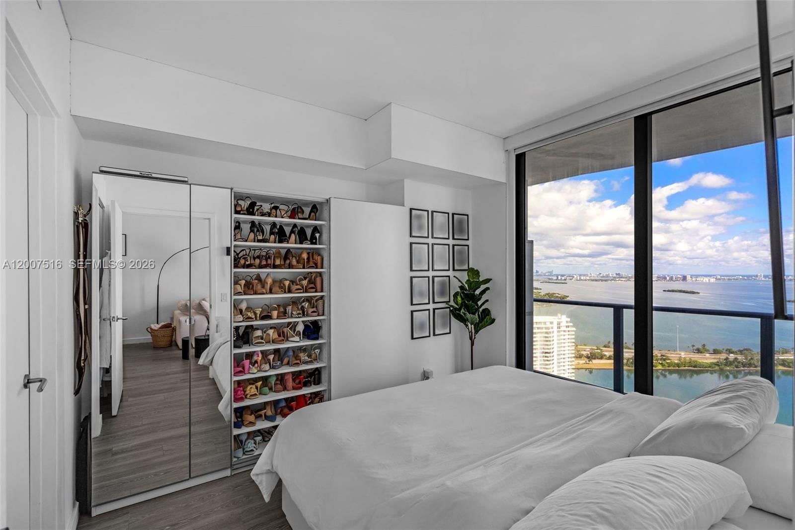 Real estate property located at 501 31st St #3704, Miami-dade, Paraiso Bayviews Condo, Miami, FL