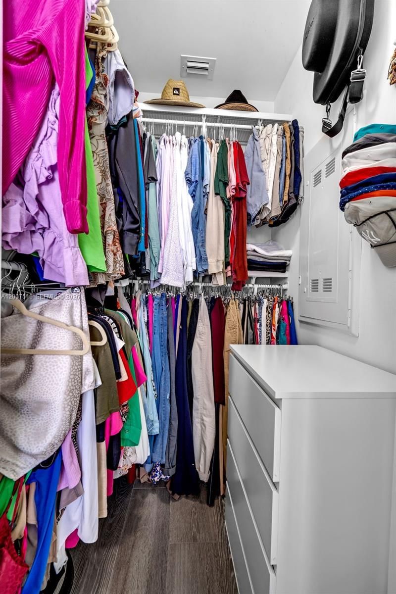 Real estate property located at 501 31st St #3704, Miami-dade, Paraiso Bayviews Condo, Miami, FL