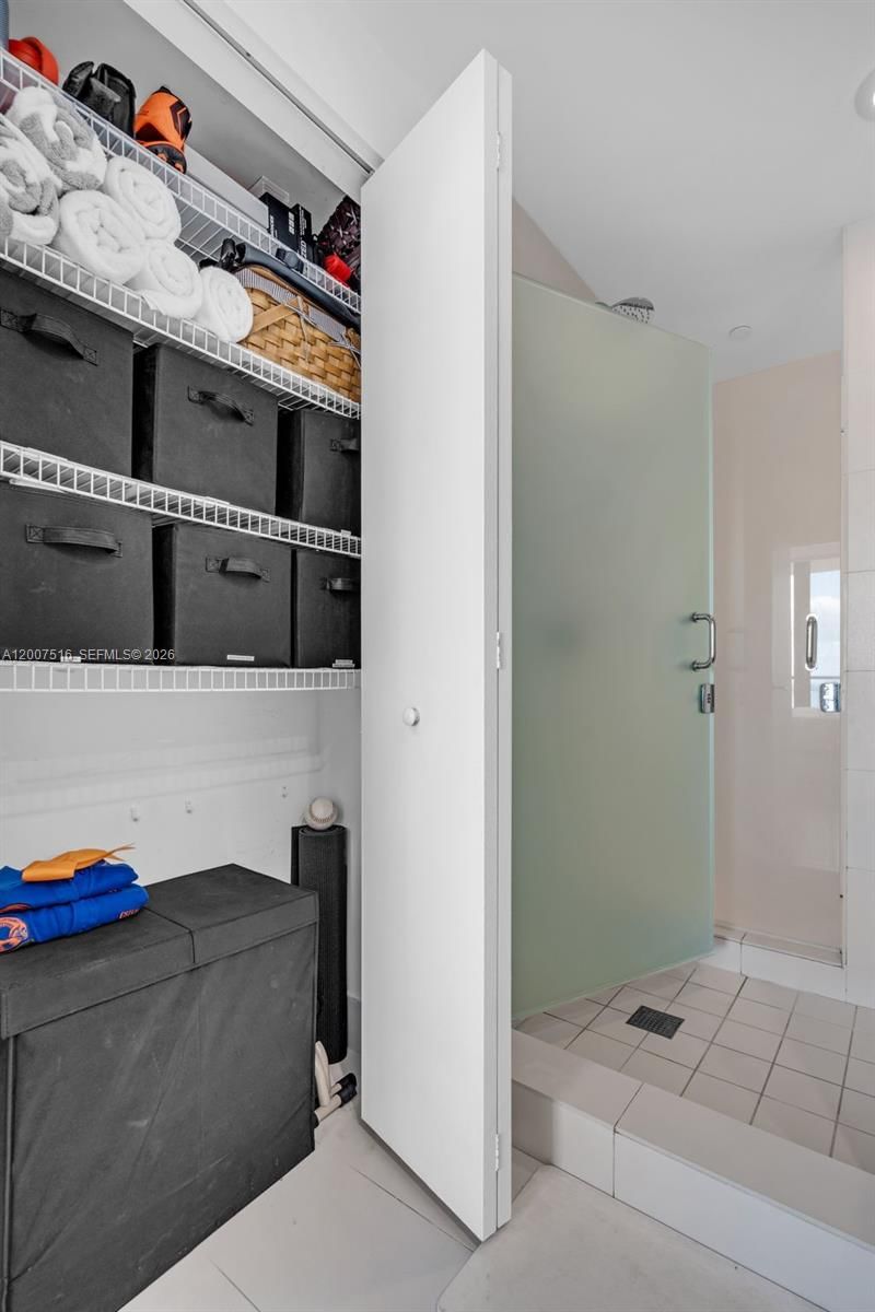 Real estate property located at 501 31st St #3704, Miami-dade, Paraiso Bayviews Condo, Miami, FL