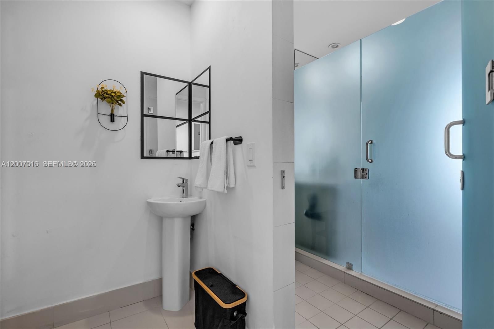 Real estate property located at 501 31st St #3704, Miami-dade, Paraiso Bayviews Condo, Miami, FL