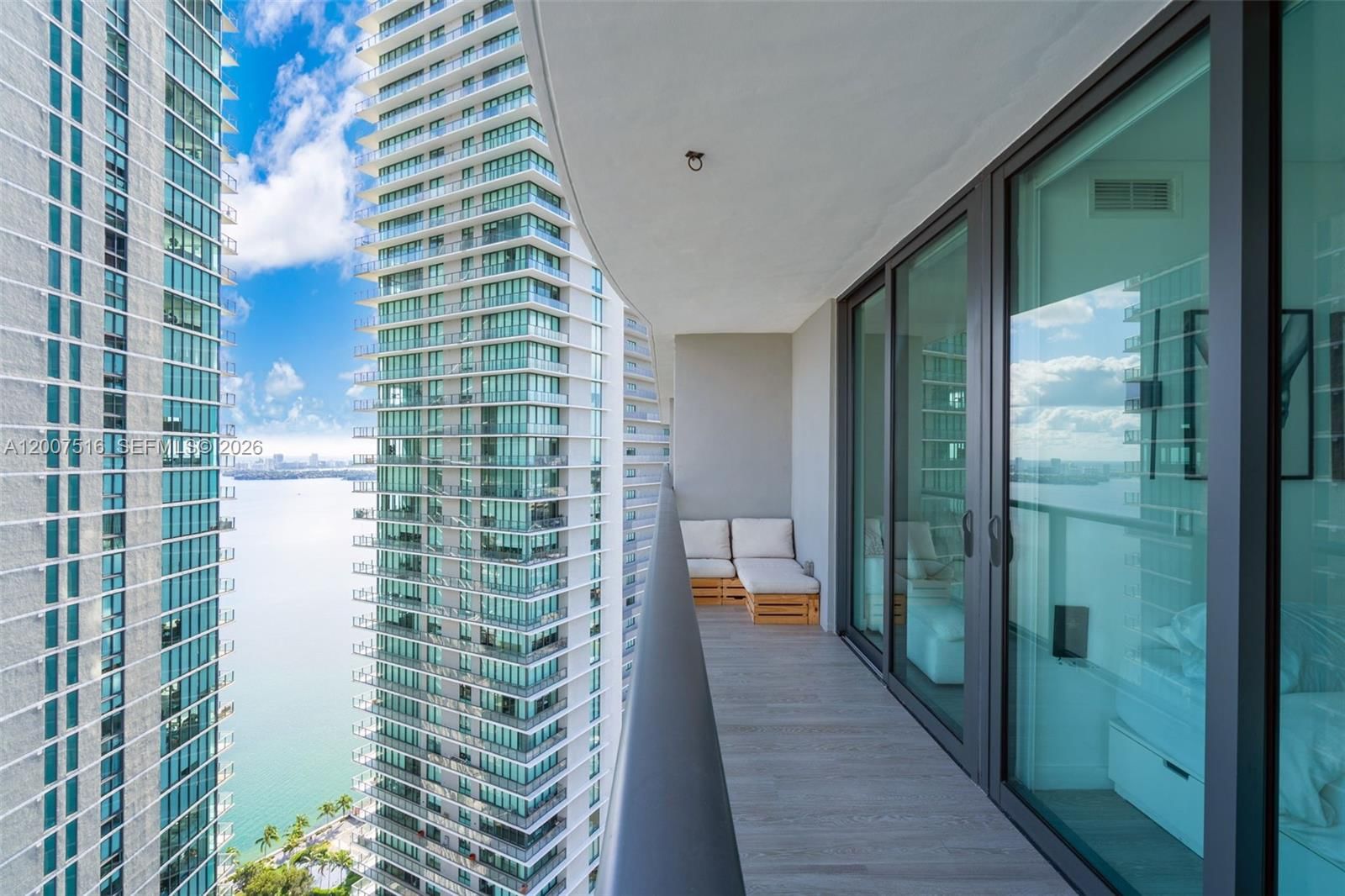 Real estate property located at 501 31st St #3704, Miami-dade, Paraiso Bayviews Condo, Miami, FL