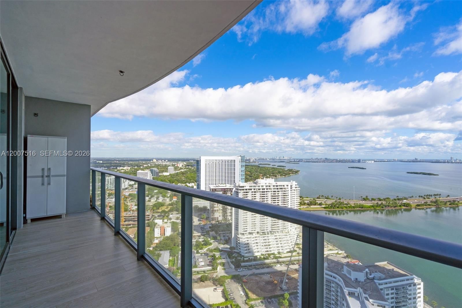 Real estate property located at 501 31st St #3704, Miami-dade, Paraiso Bayviews Condo, Miami, FL