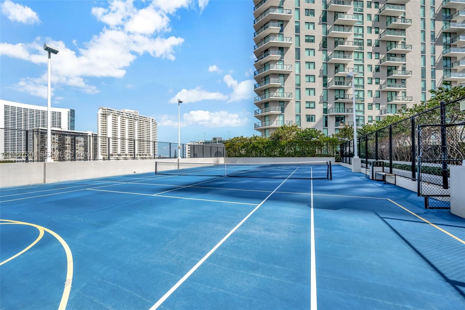 Real estate property located at 501 31st St #3704, Miami-dade, Paraiso Bayviews Condo, Miami, FL