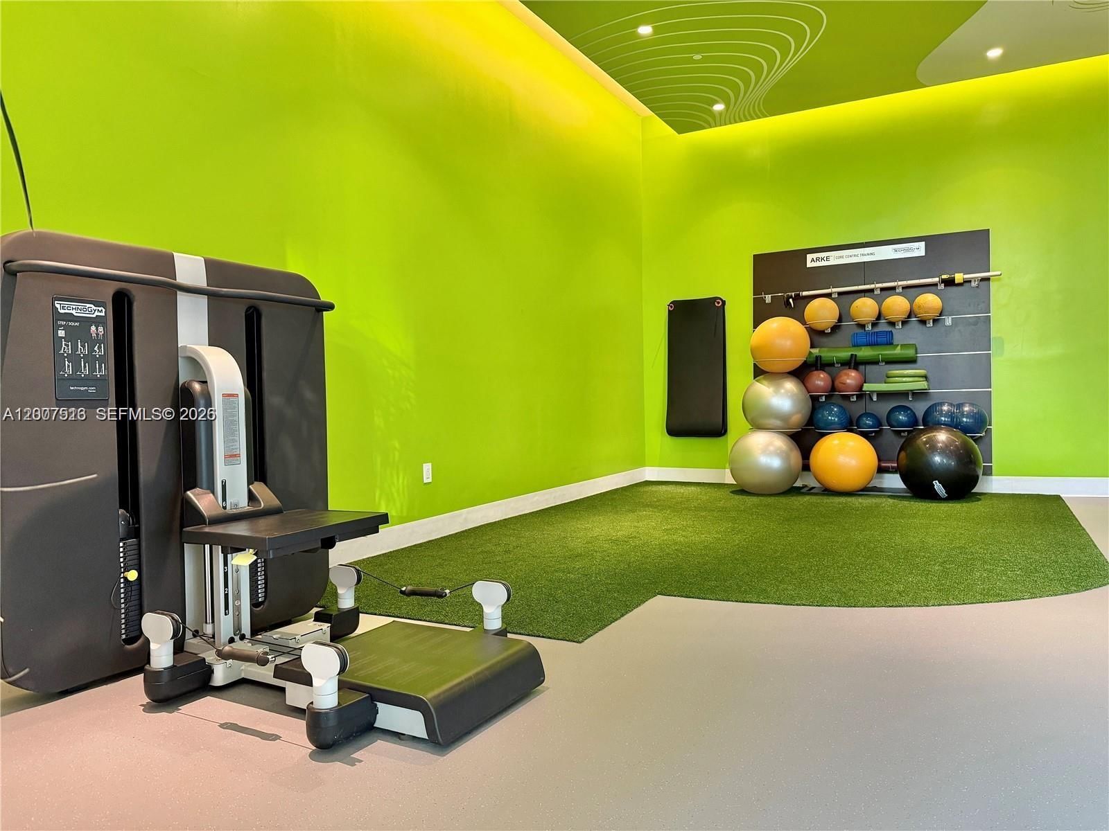 Real estate property located at 501 31st St #3704, Miami-dade, Paraiso Bayviews Condo, Miami, FL